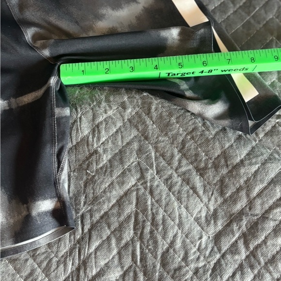 Nike Dry Fit Small Spandex 5” Inseam. Gray/black tie dye - Picture 6 of 6